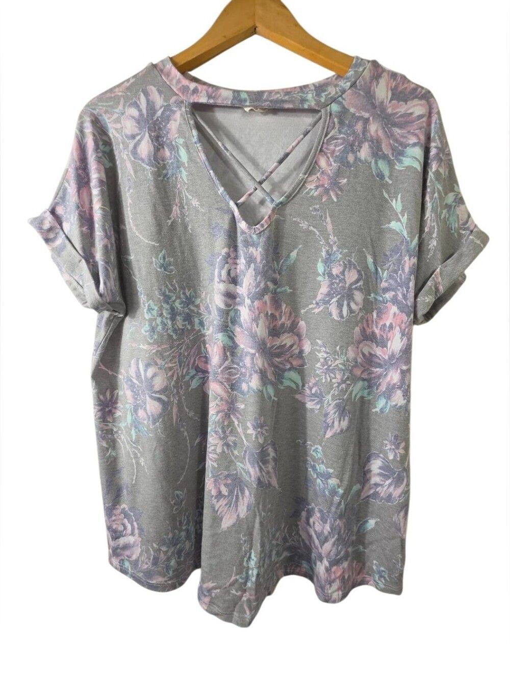 Lovely Melody Floral Crisscross Tee – Gray Short Sleeve Top Size Xl